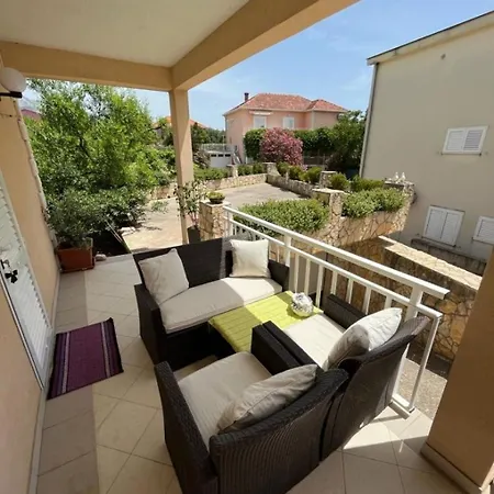 Mario 2 Orebic