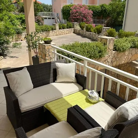 Apartment Mario2 - 50m From
